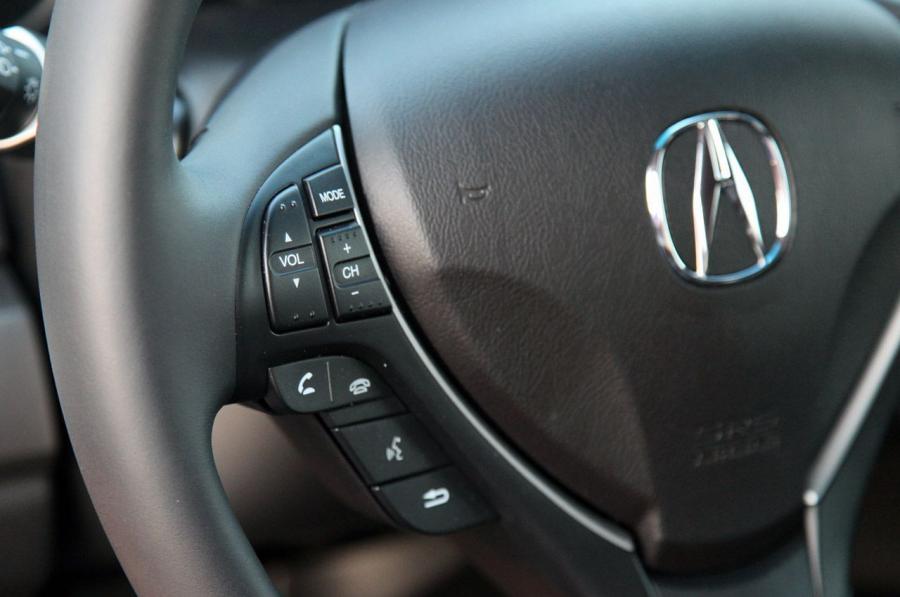 Детали интерьера Acura RDX (TB3/4) 2012 года  (фото 72 из 122)